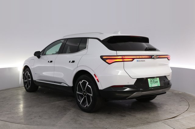 2024 Chevrolet Equinox EV — photo 13 of 23