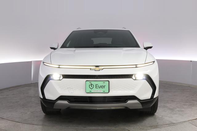 2024 Chevrolet Equinox EV — photo 9 of 23