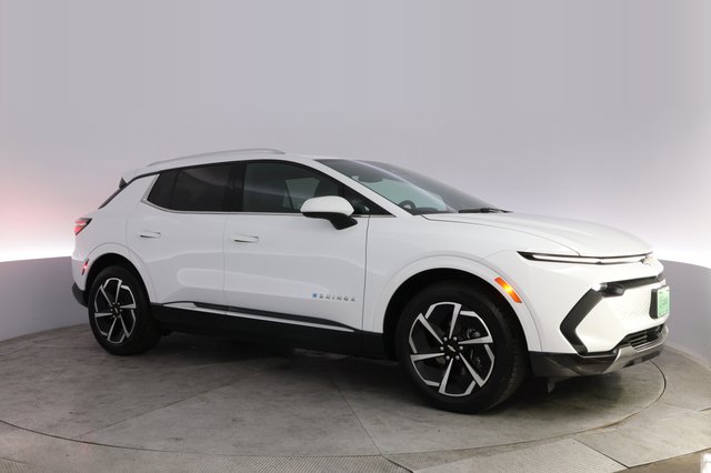 2024 Chevrolet Equinox EV — photo 11 of 23