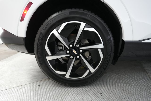 2024 Chevrolet Equinox EV — photo 17 of 23