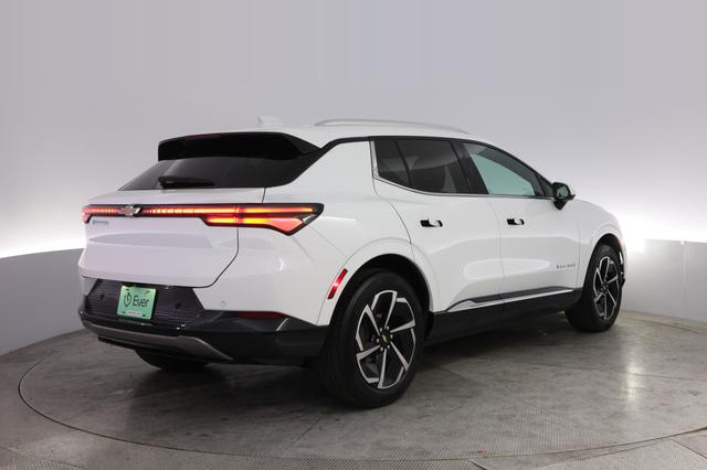 2024 Chevrolet Equinox EV — photo 2 of 23
