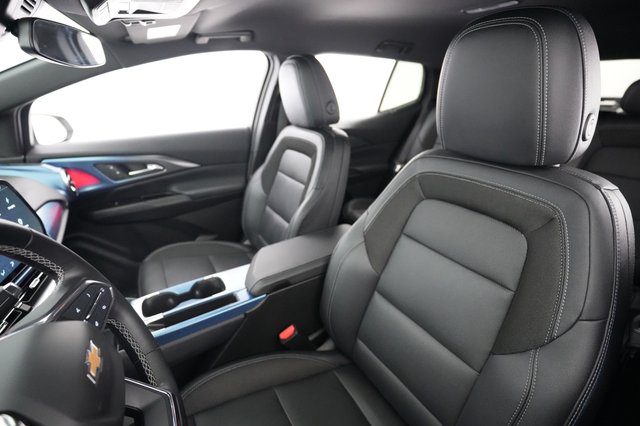 2024 Chevrolet Equinox EV — photo 3 of 23