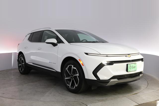 2024 Chevrolet Equinox EV — photo 10 of 23