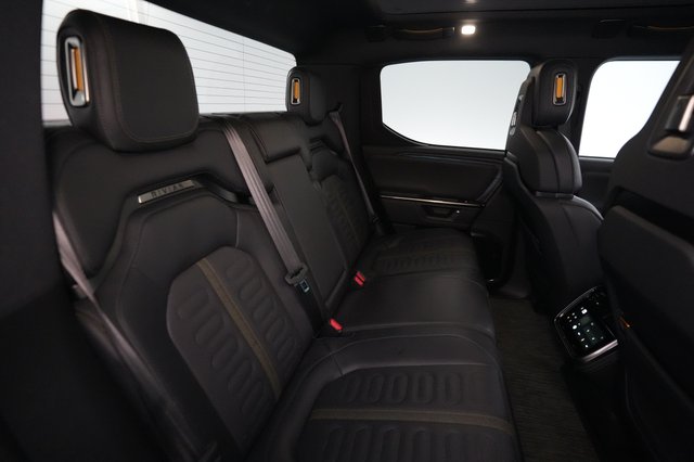 2025 Rivian R1T — photo 4 of 22