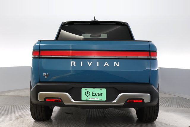 2025 Rivian R1T — photo 12 of 22