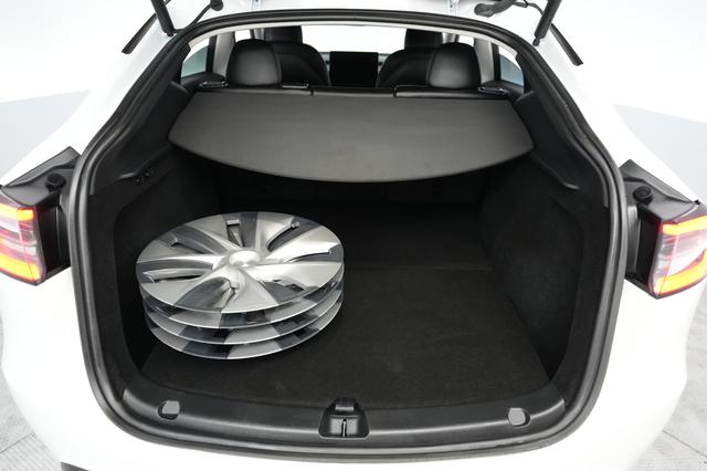 2023 Tesla Model Y — photo 6 of 21
