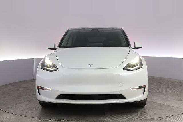 2023 Tesla Model Y — photo 9 of 21
