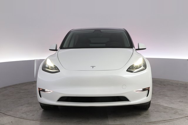 2023 Tesla Model Y — photo 9 of 21