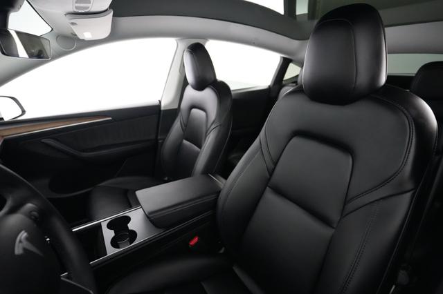 2023 Tesla Model Y — photo 3 of 21