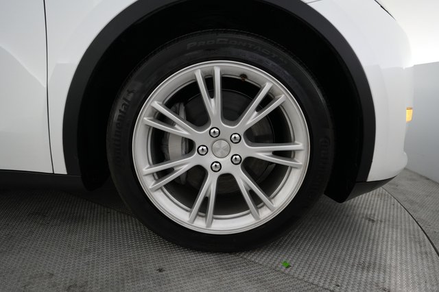 2023 Tesla Model Y — photo 16 of 21