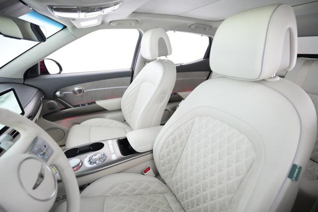 2023 Genesis GV60 — photo 3 of 24