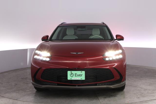 2023 Genesis GV60 — photo 9 of 24