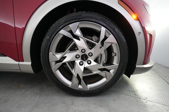 2023 Genesis GV60 — photo 16 of 24