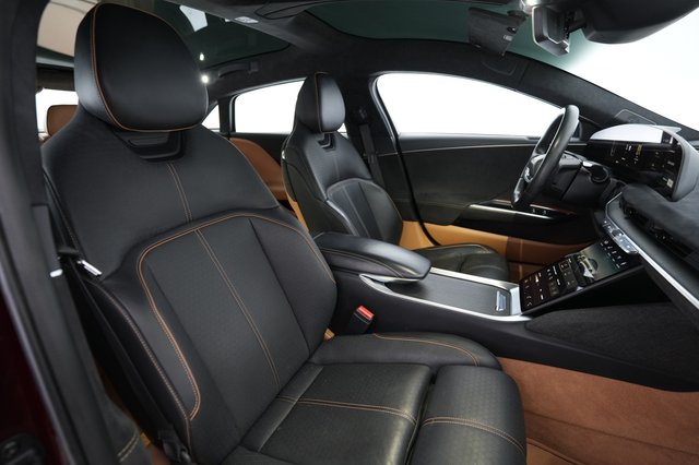 2022 Lucid Air — photo 18 of 24