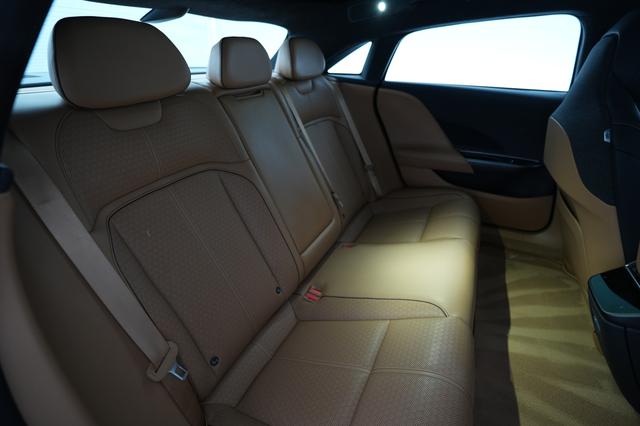 2022 Lucid Air — photo 4 of 24