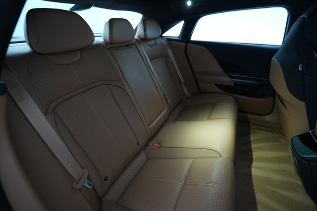 2022 Lucid Air — photo 4 of 24
