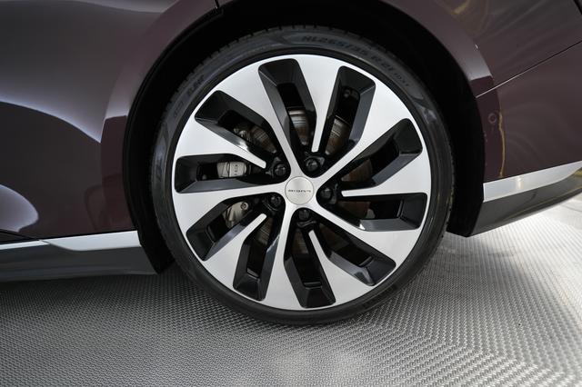 2022 Lucid Air — photo 7 of 24