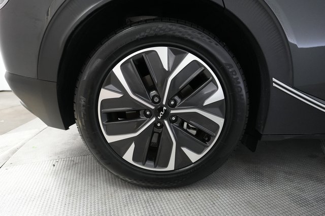 2024 Kia EV6 — photo 17 of 23