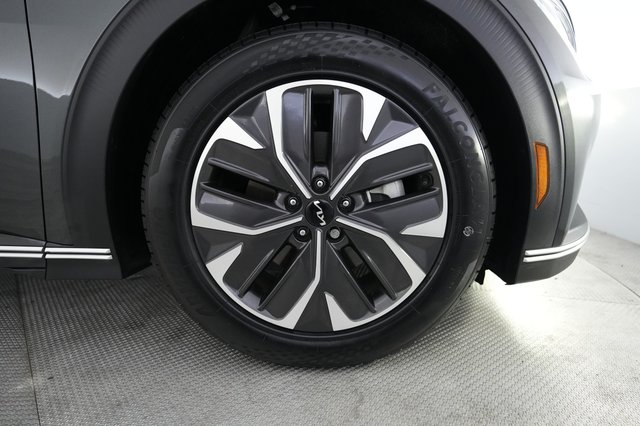 2024 Kia EV6 — photo 16 of 23
