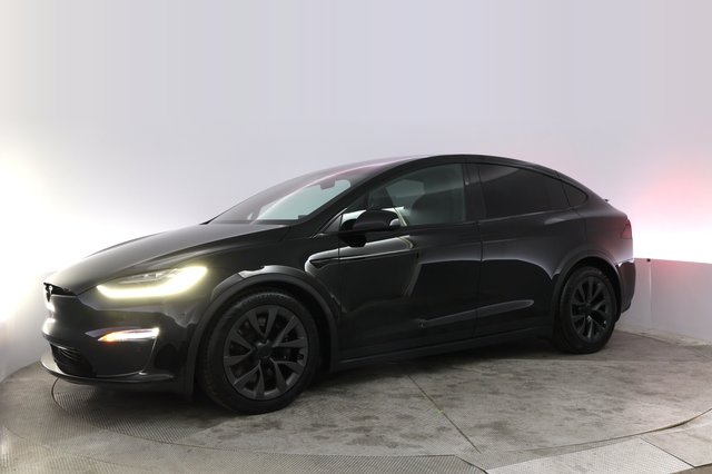 2023 Tesla Model X — photo 14 of 30