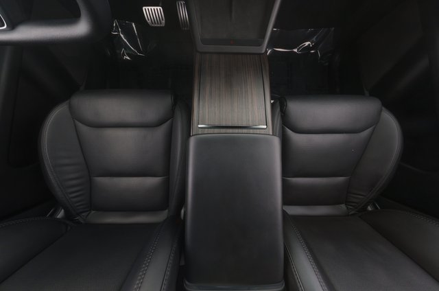 2023 Tesla Model X — photo 24 of 30