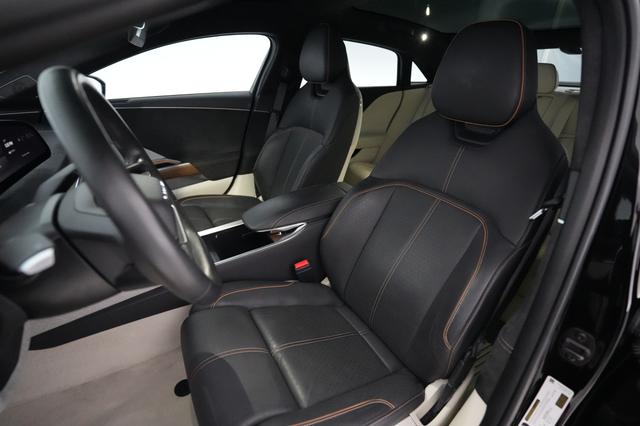 2022 Lucid Air — photo 3 of 22