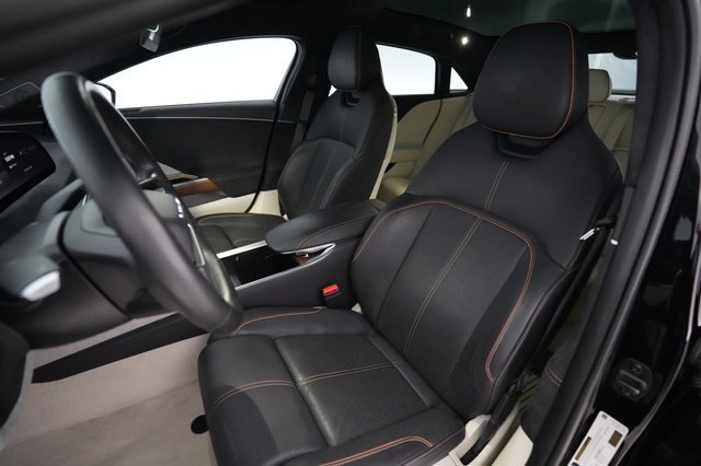 2022 Lucid Air — photo 3 of 22