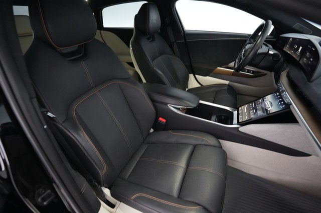 2022 Lucid Air — photo 17 of 22