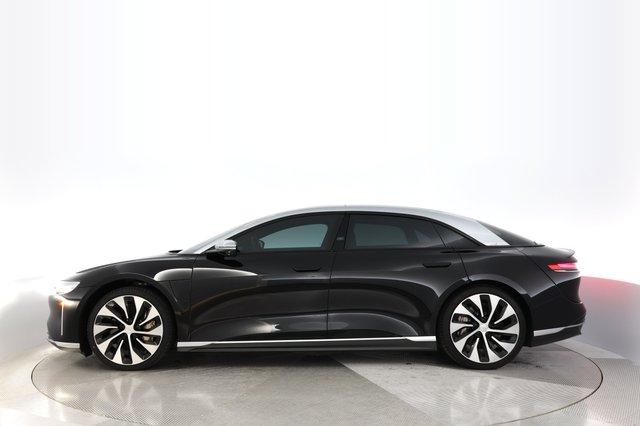 2022 Lucid Air — photo 12 of 22