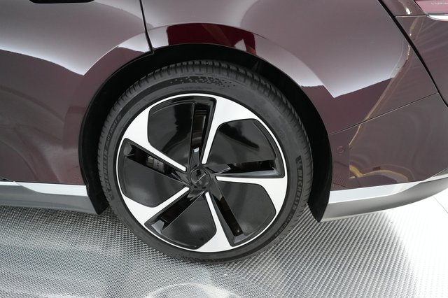 2022 Lucid Air — photo 14 of 19