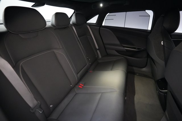 2023 Lucid Air — photo 4 of 24