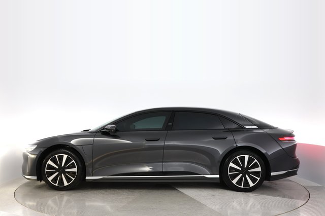 2023 Lucid Air — photo 12 of 21
