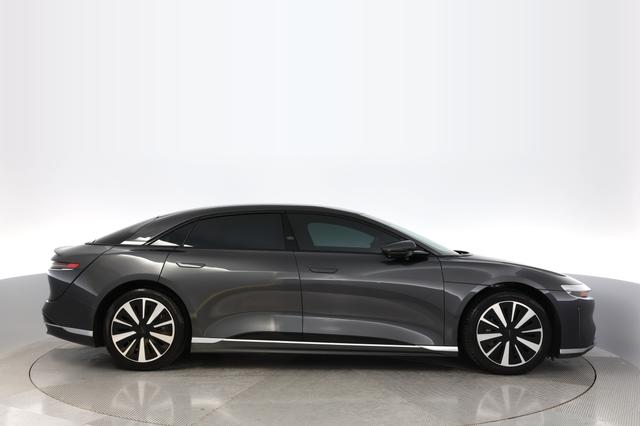 2023 Lucid Air — photo 10 of 21