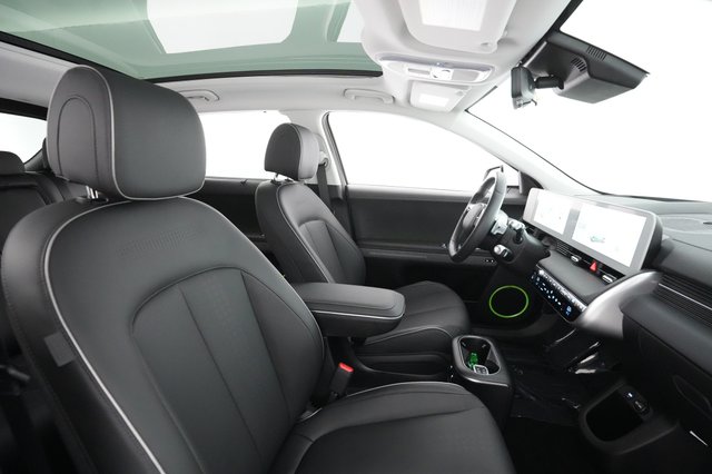 2024 Hyundai IONIQ 5 — photo 18 of 25