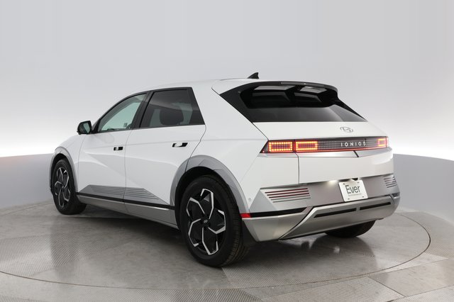 2024 Hyundai IONIQ 5 — photo 10 of 25