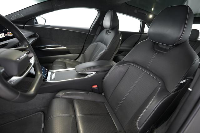2023 Lucid Air — photo 3 of 21