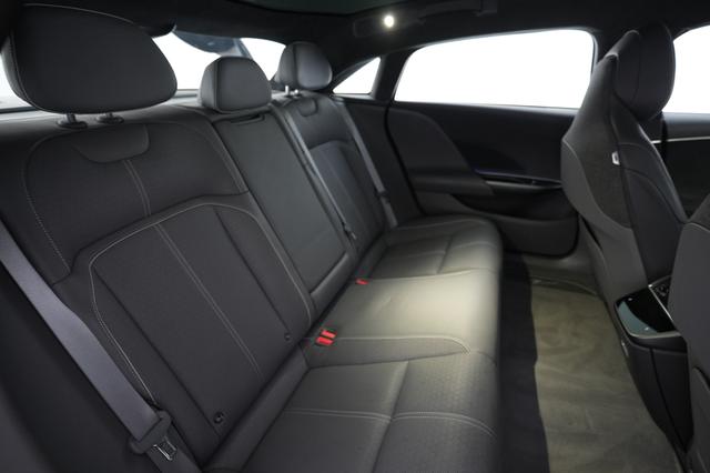 2023 Lucid Air — photo 4 of 21