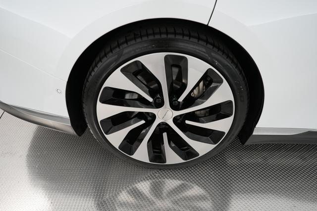 2024 Lucid Air — photo 7 of 20