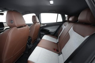 2023 Volkswagen ID.4 — photo 17 of 30