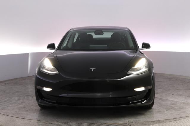 2019 Tesla Model 3 — photo 9 of 23