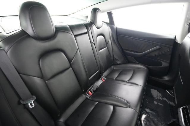 2019 Tesla Model 3 — photo 4 of 23