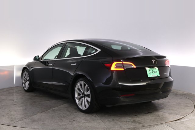 2019 Tesla Model 3 — photo 13 of 23