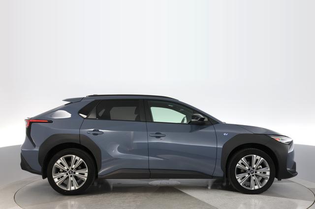 2023 Subaru Solterra — photo 10 of 19