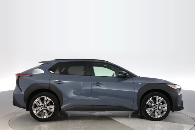 2023 Subaru Solterra — photo 10 of 19