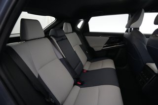 2023 Subaru Solterra — photo 4 of 19