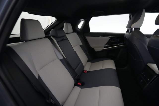 2023 Subaru Solterra — photo 4 of 19