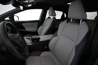 2023 Subaru Solterra — photo 3 of 19