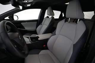 2023 Subaru Solterra — photo 3 of 19