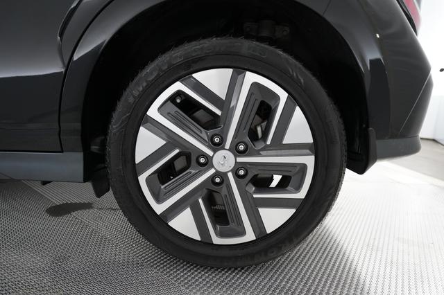 2023 Hyundai Kona Electric — photo 7 of 23