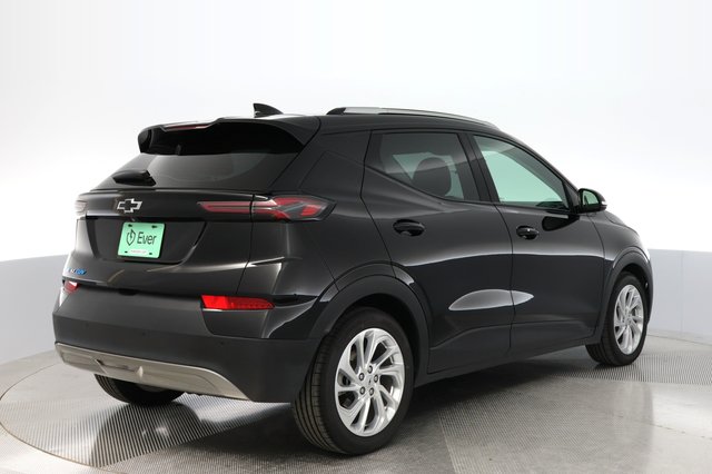 2023 Chevrolet Bolt EUV — photo 2 of 19